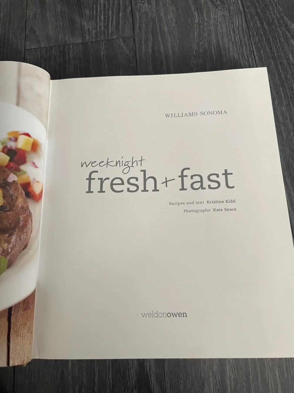 Williams-Sonoma Fresh + Fast Weeknight Cookbook — Green & White Cover